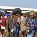 Haitianos se abastecen en República Dominicana alejados del caos de Puerto Príncipe