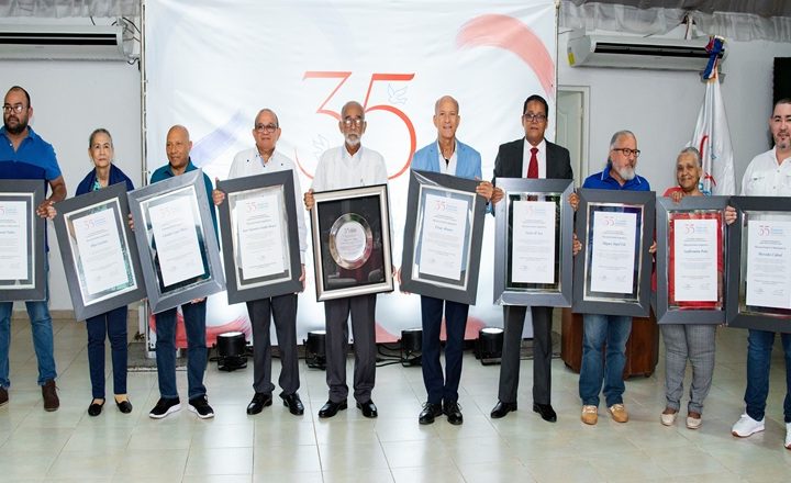 Reconocimientos entregados por Fundación Solidaridad.